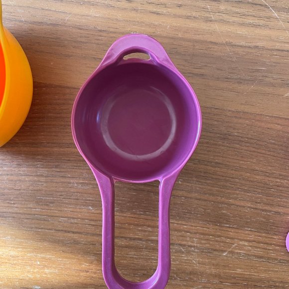Colorful nesting measuring cup set - Picture 5 of 6